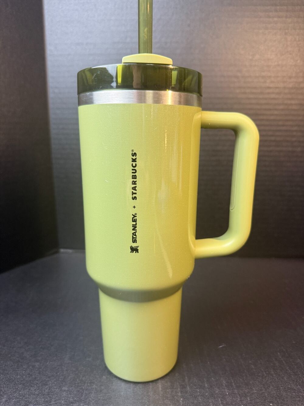 Starbucks X Stanley Colab Fall 2024 Olive Green Pearl 40 Oz Tumbler *READ - Picture 1 of 11